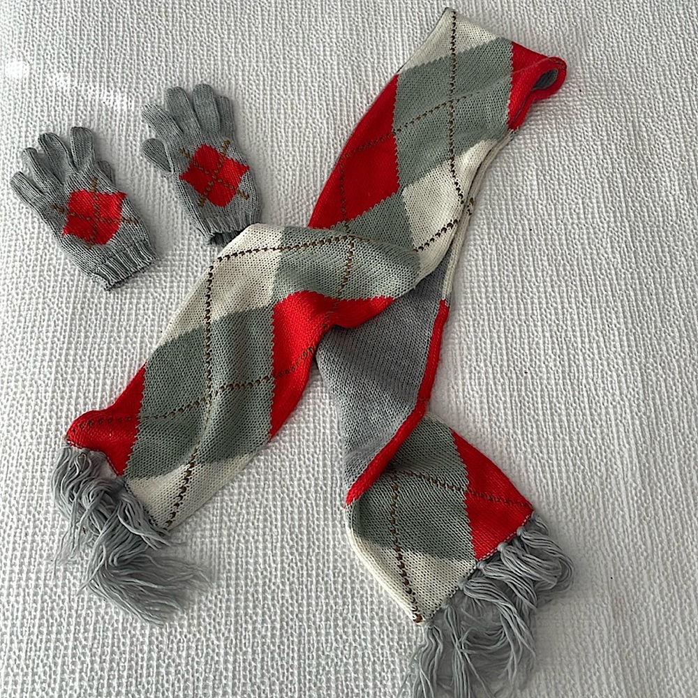 Matching scarf and gloves set